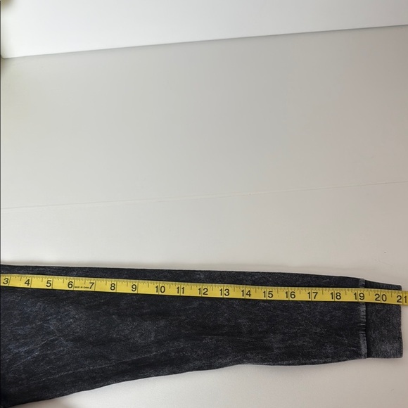 AC/DC Black In Black Tour Graphic Crop‎ Tee XS - Picture 7 of 9